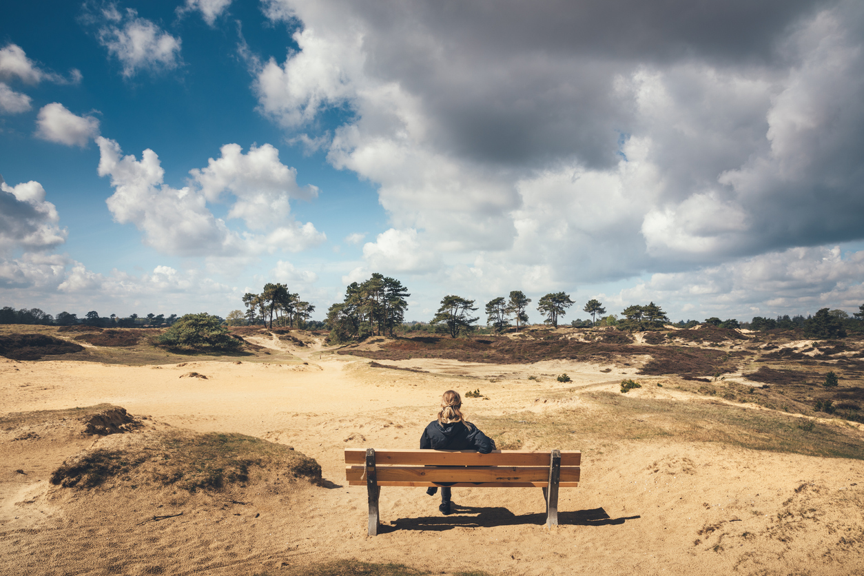 Koopt u samen een huis met ongelijke inleg? Lees hoe u financiële scheefgroei voorkomt met slimme afspraken in een contract.
